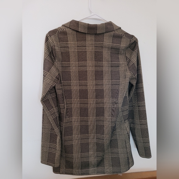 3/30$ 🎉SALE!!!🎉 H&M Plaid Fitted Blazer with Pockets - Picture 3 of 3